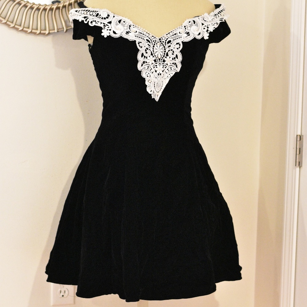 Zum Zum Vintage Dress (9/10) read about sizing